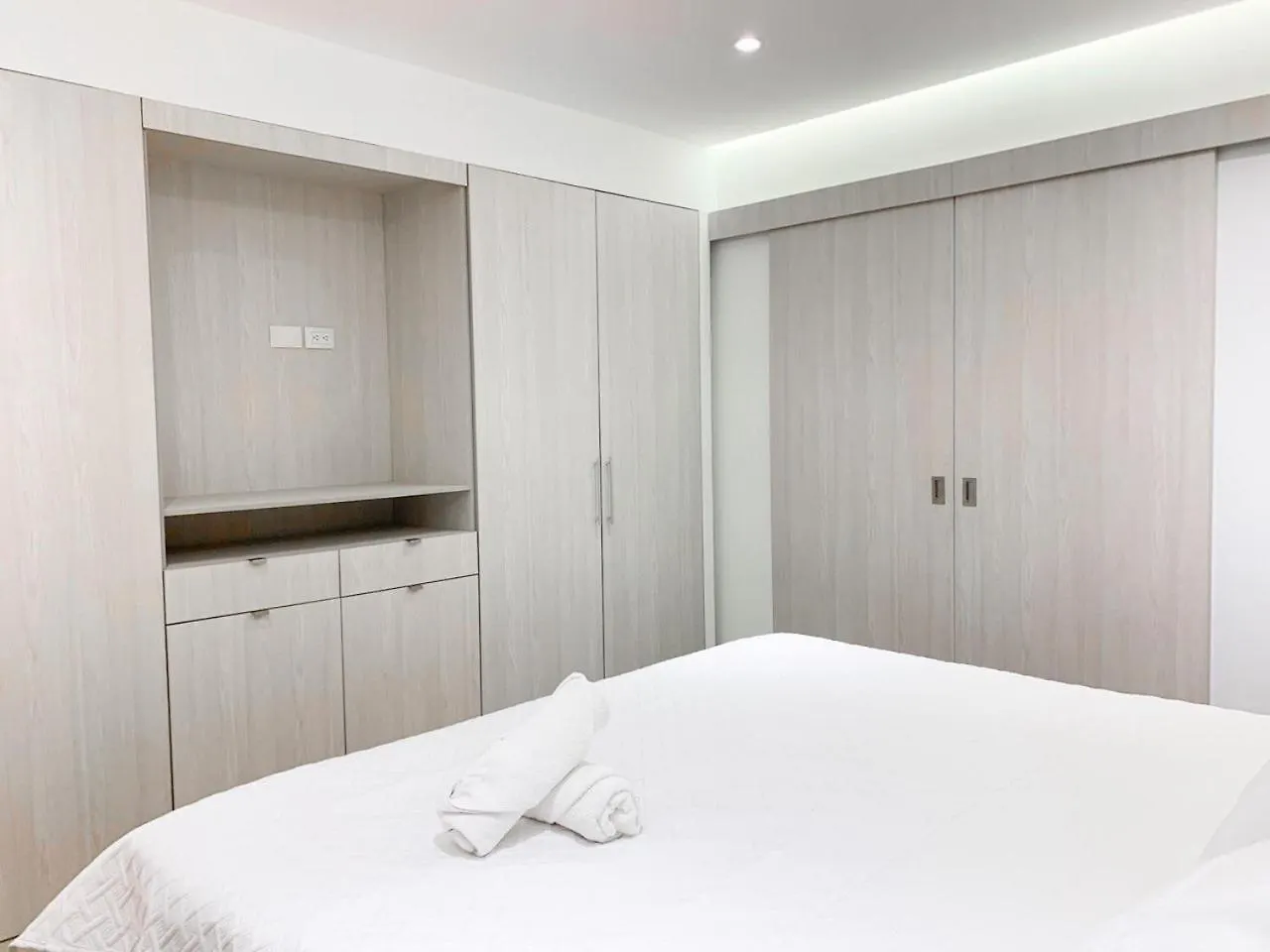 Suites Cerca Del Aeropuerto - Terminal Terrestre Y Centros Comerciales Guayaquil Apartment