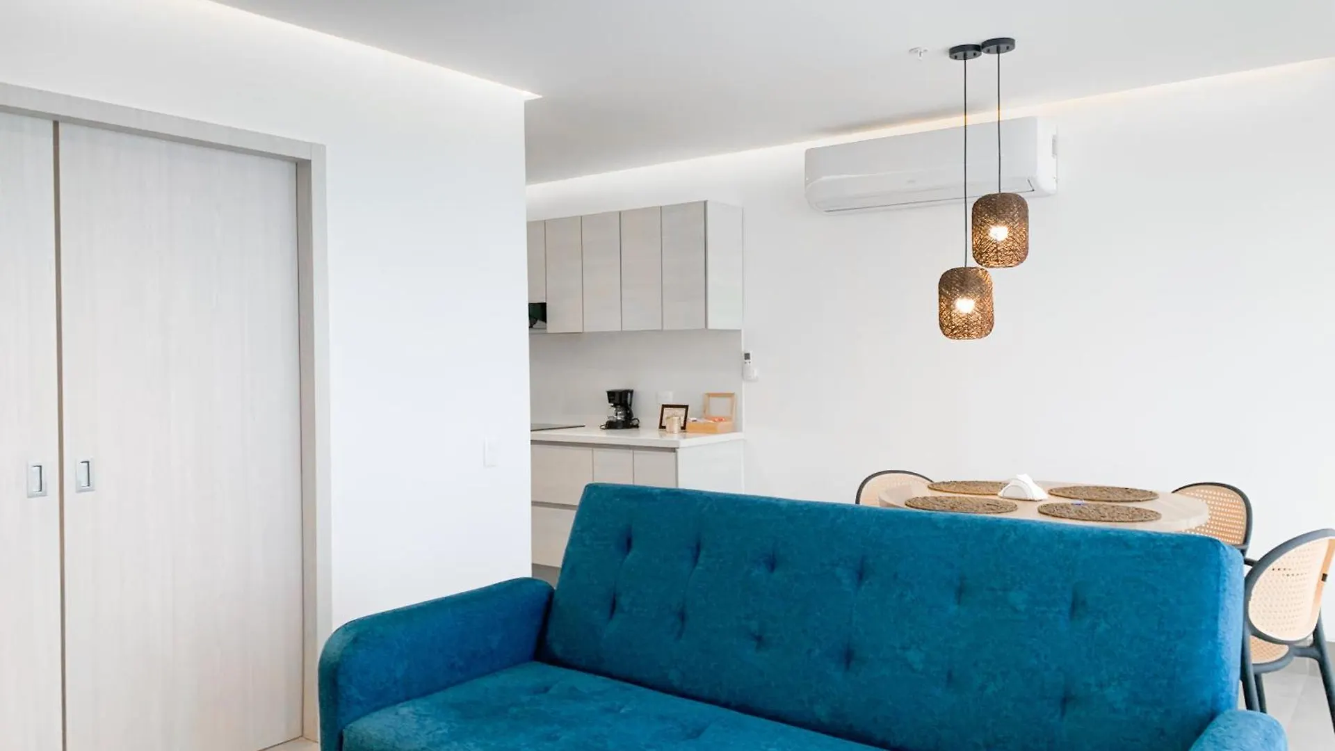 Suites Cerca Del Aeropuerto - Terminal Terrestre Y Centros Comerciales Guayaquil 0*,  Ecuador