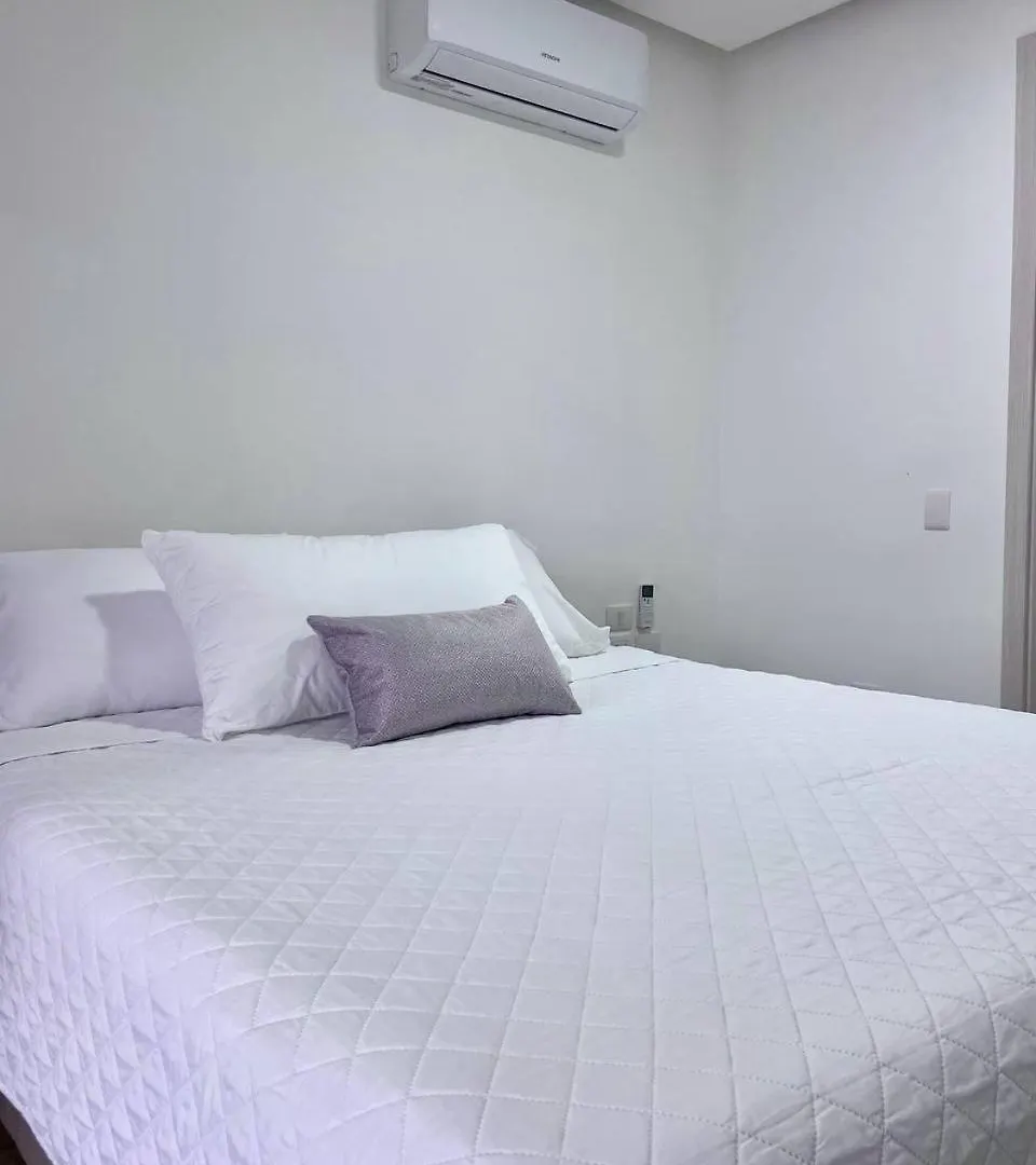 Suites Cerca Del Aeropuerto - Terminal Terrestre Y Centros Comerciales Guayaquil 0*,