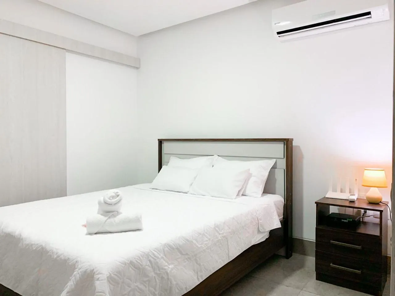 Suites Cerca Del Aeropuerto - Terminal Terrestre Y Centros Comerciales Guayaquil 0*,